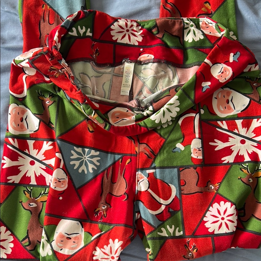 LuLaRoe Red Green Santa Reindeer Snowflake Holiday Leggings